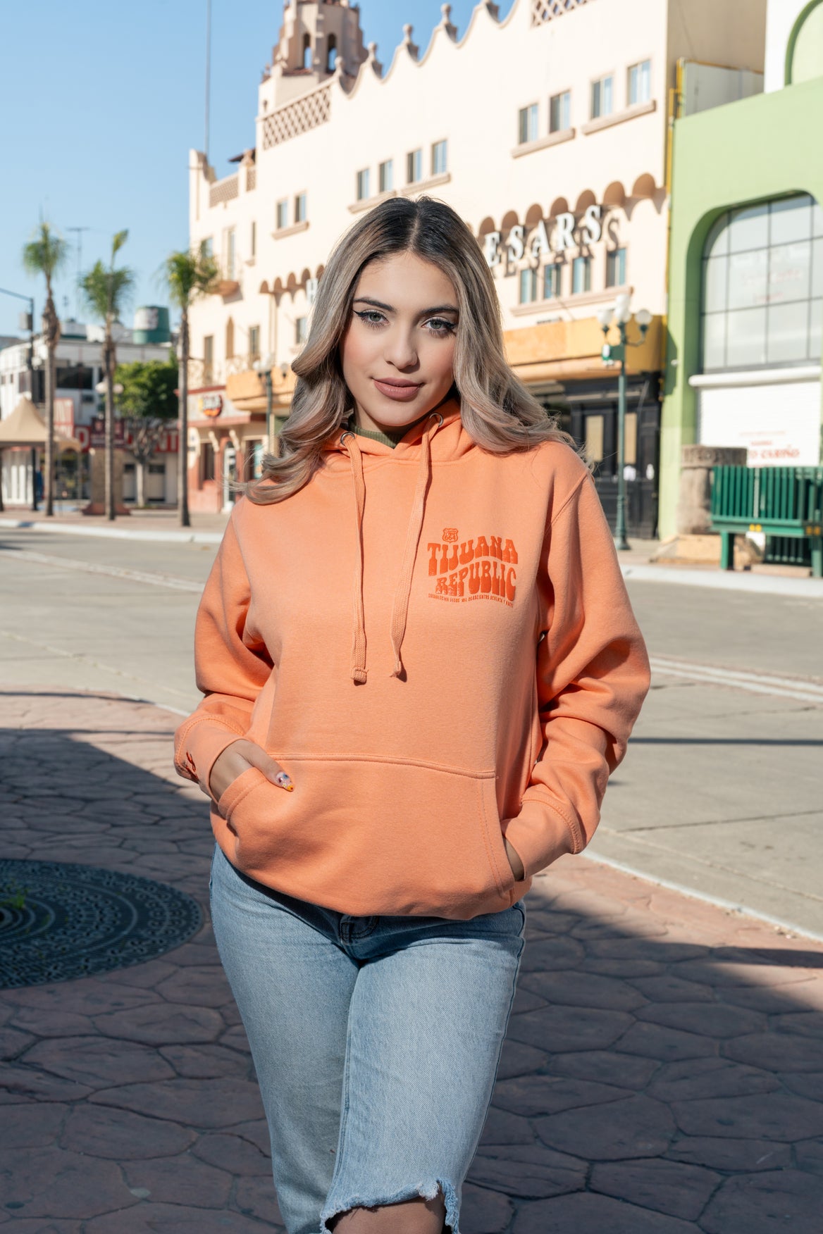 SUDADERA TIJUANA REPUBLIC DURAZNO – I Love 664 Tijuana