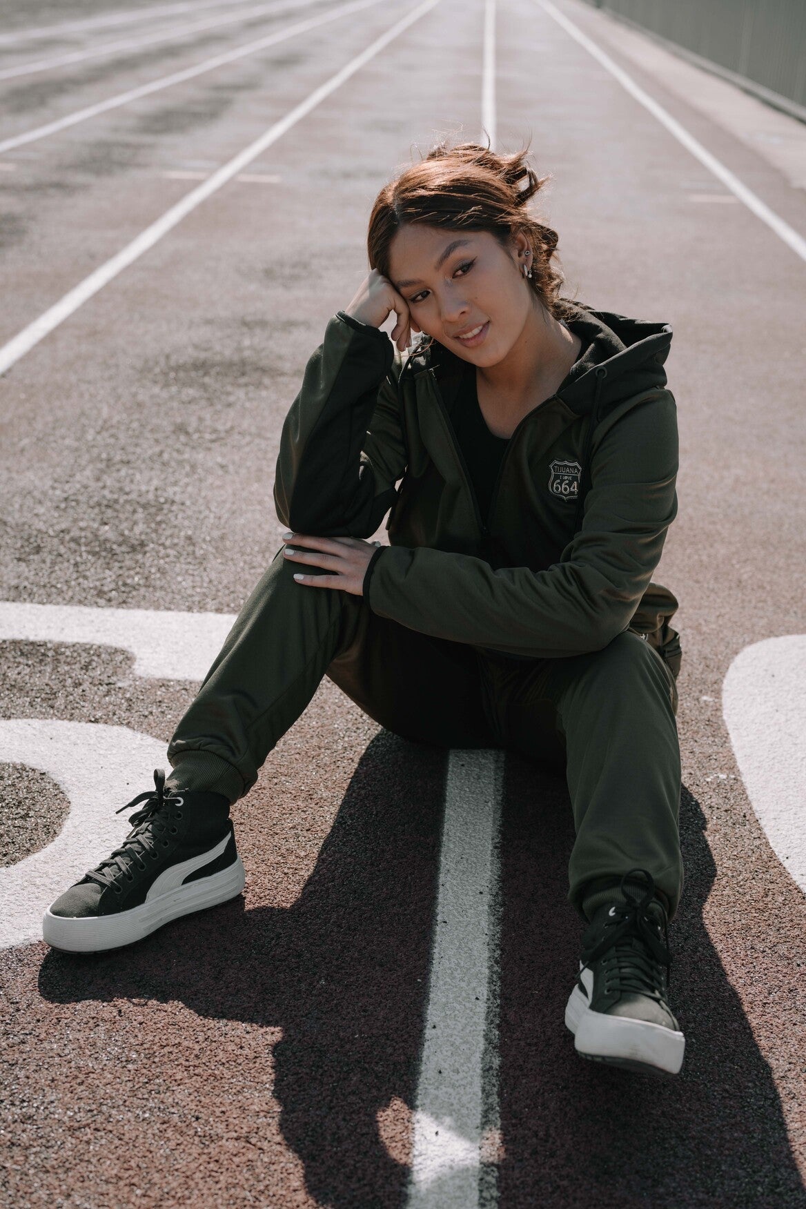 CHAMARRA DEPORTIVA - VERDE OLIVO