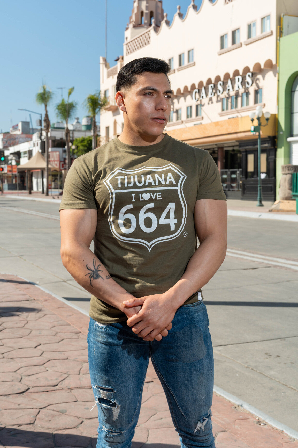 PLAYERA HOMBRE TIJUANA 664 - VERDE MILITAR