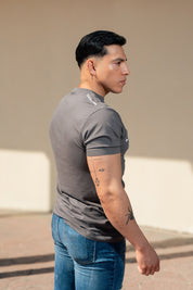 PLAYERA DE HOMBRE CARDIO - GRIS PLOMO