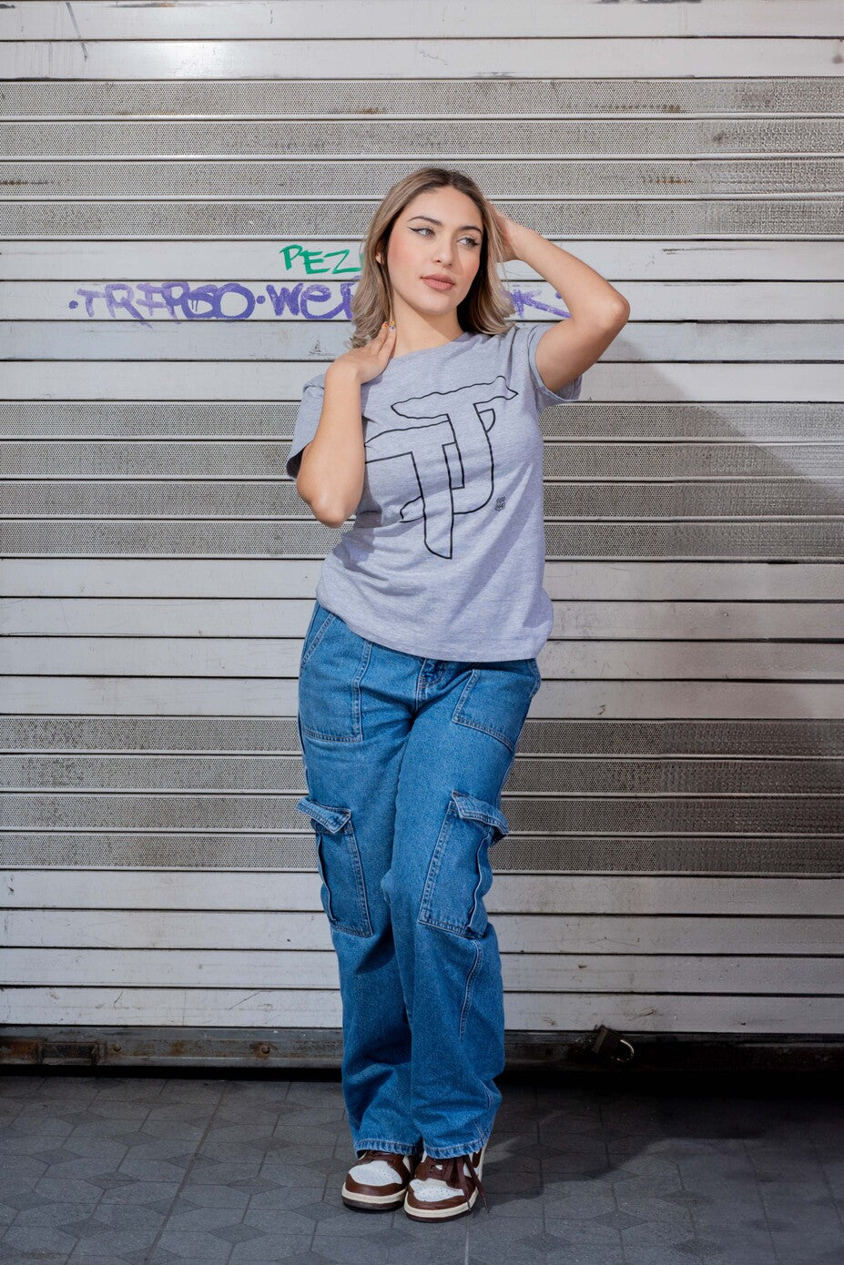 PLAYERA MUJER TJ - GRIS