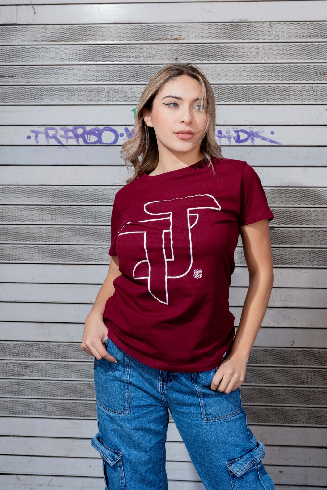 PLAYERA MUJER TJ - GUINDA