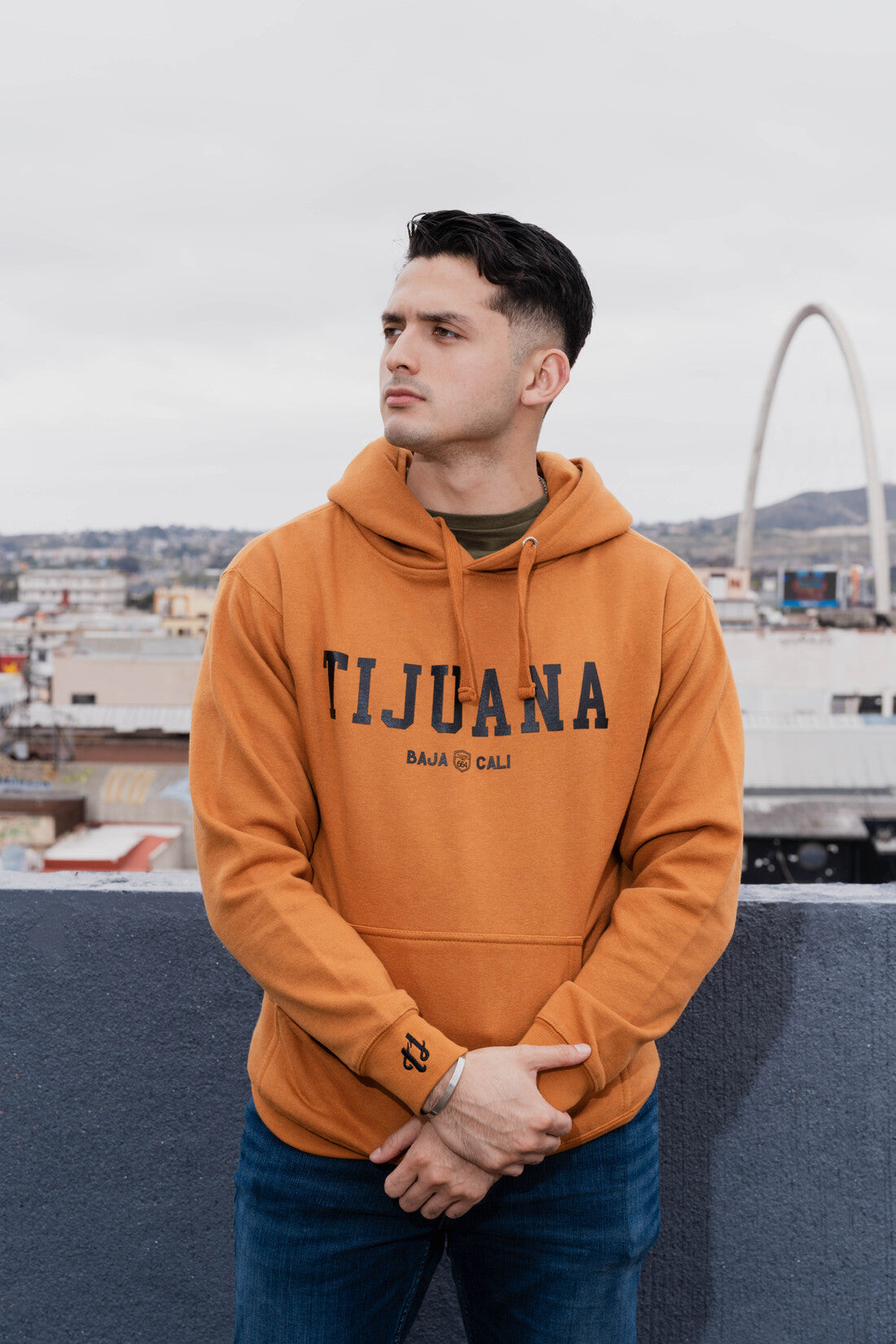 SUDADERA TIJUANA BAJA CALI - CAMEL