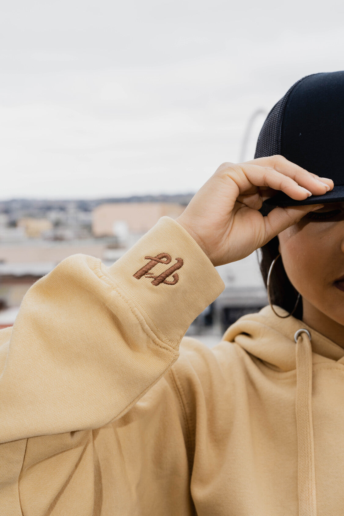 SUDADERA TIJUANA BC - BEIGE